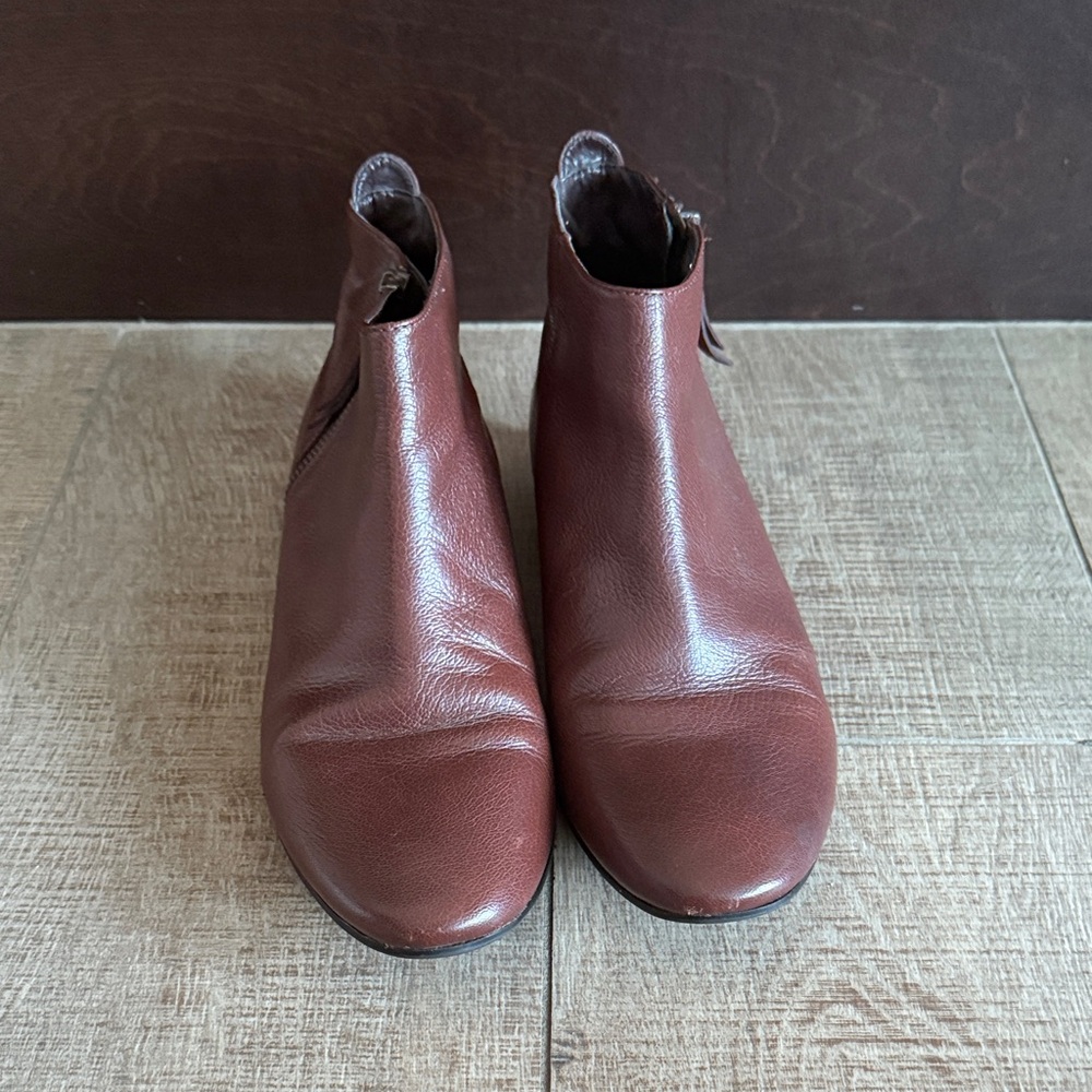 Cole Haan Elegant Brown Leather Ankle Boots size 9